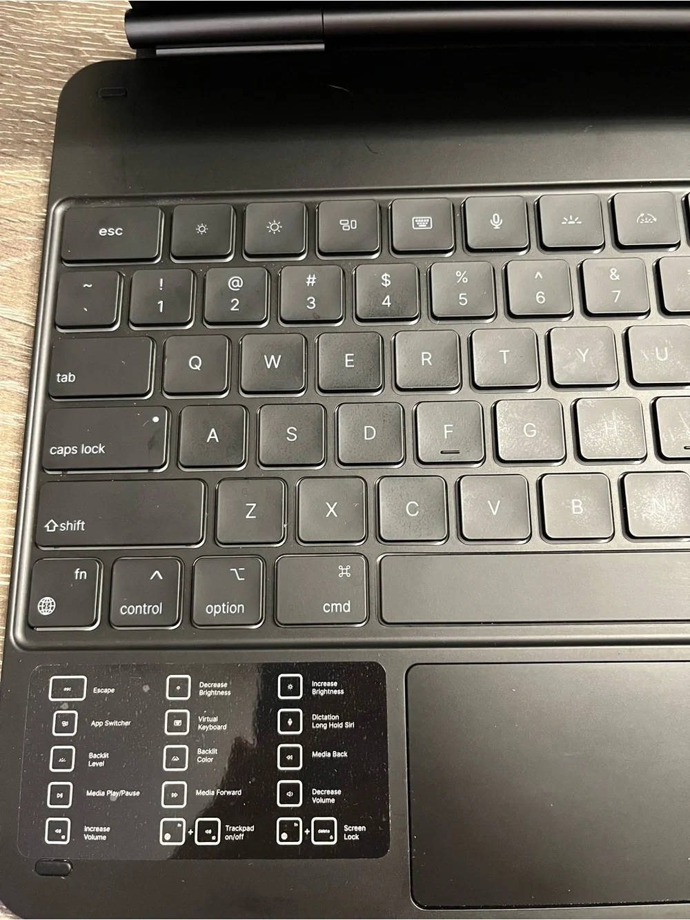 Magnetic typecase For 13’ iPad